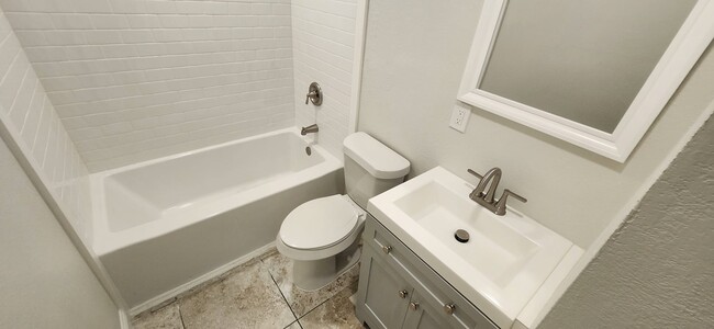 Photo - 2501 Harn Blvd Unidad H39