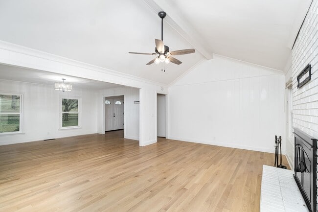 Photo - 1726 Lewisburg Pike