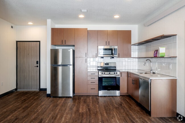 3BR, 2BA - 1,085SF - Kitchen