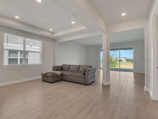 Photo - 4532 Gliding Wave St