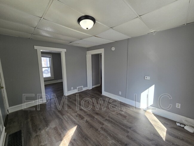 415 Adams St