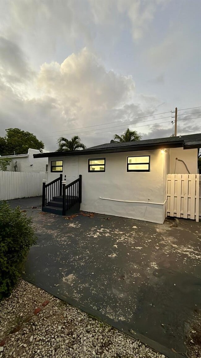 Photo - 712 Nottingham Blvd