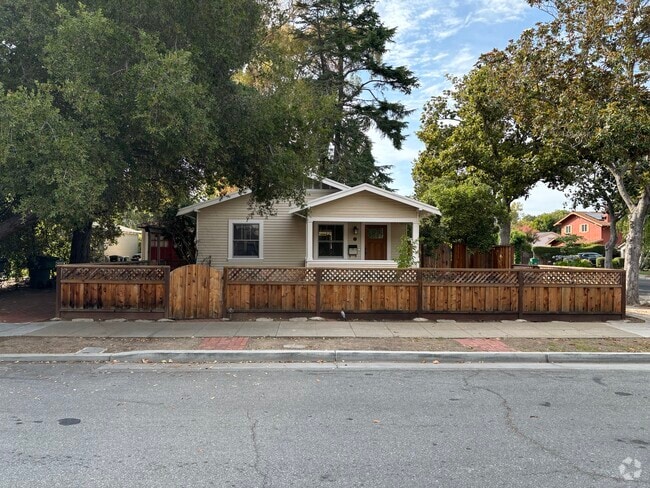 Building Photo - 671 Kingsley Ave Rental