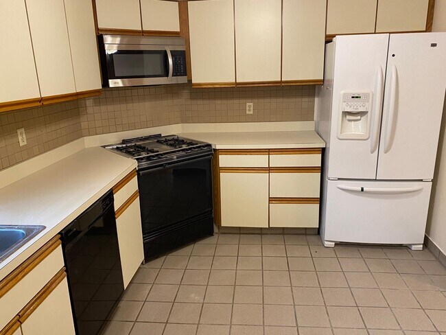 Photo - 601 Mountain Ave