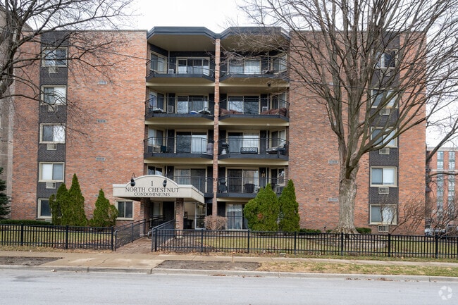 Building Photo - 1 N Chestnut Ave Unit 1B Rental