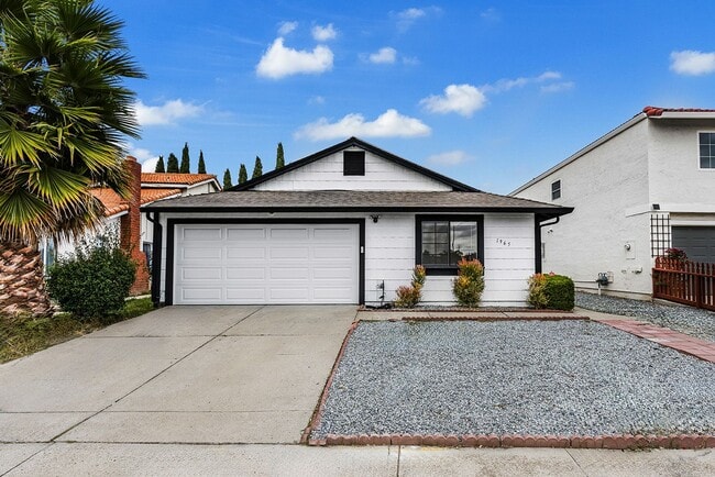 Building Photo - Just Renovated: Stunning 3-Bedroom, 2-Bath...