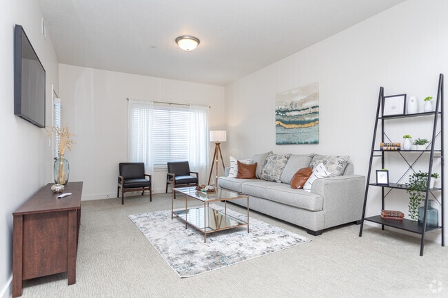 2BR, 2BA - 1,066SF