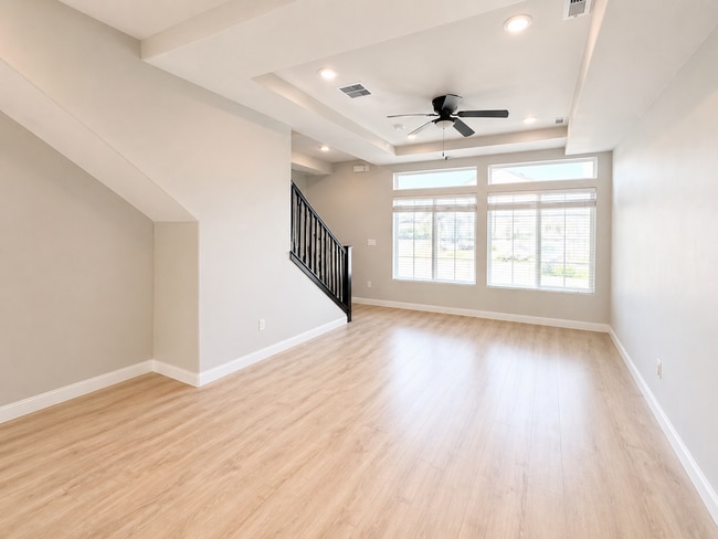 Building Photo - 137 E Brushy Canyon St