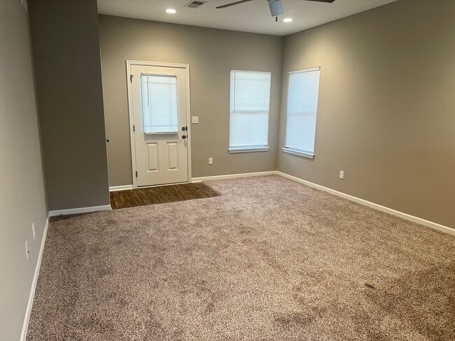 Photo - 2 Bed 1 Car Attached Villa in Blue Springs