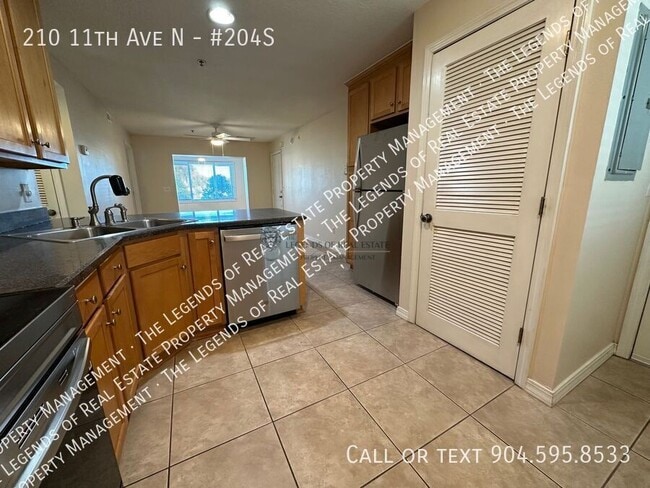 Photo - 210 11th Ave N Unidad #204S