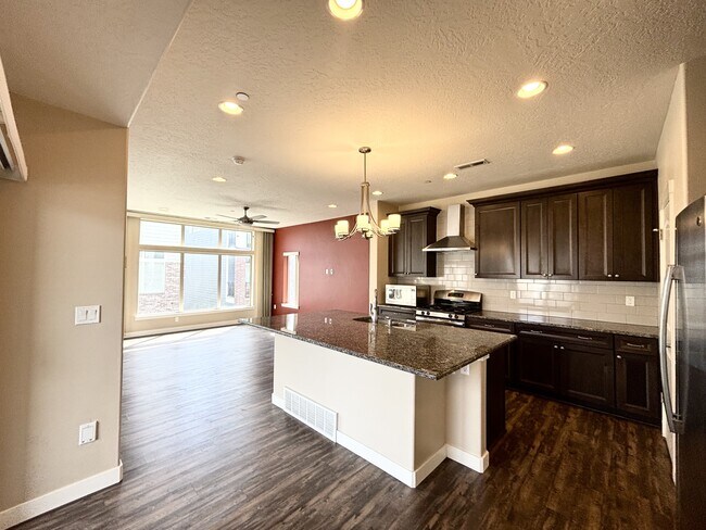 Photo - 65 N Rio Grand Ave