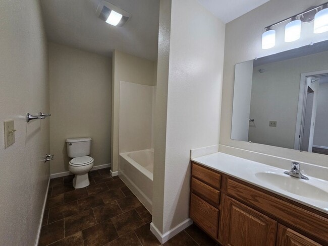 The Residences at 843 Oak