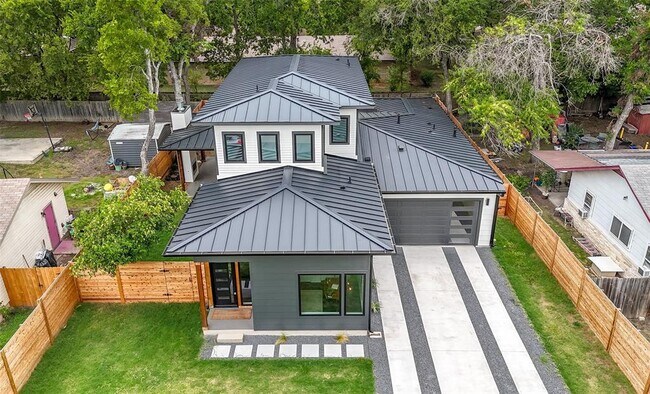 Building Photo - 6304 Middleham Pl