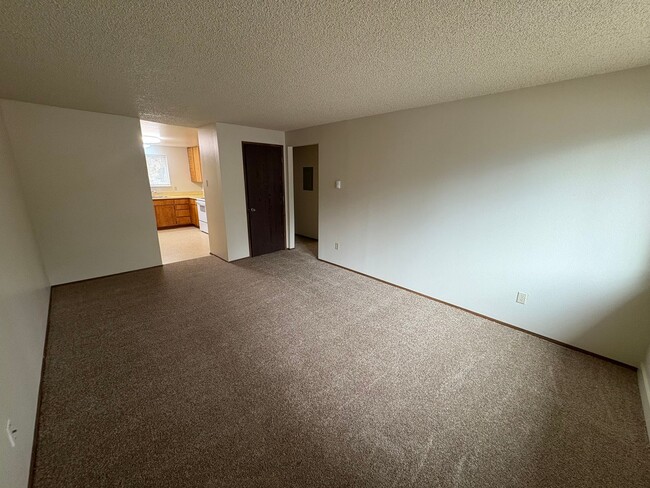 Photo - 2 Bed/1 Bath Unit Located in SE Bend Triplex Unidad 513