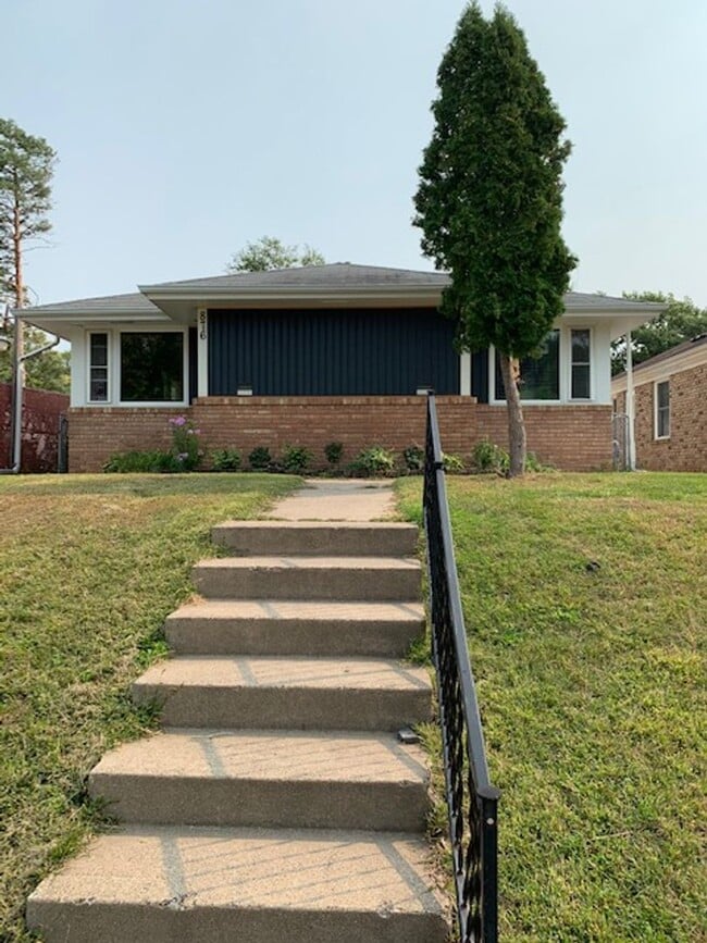 Building Photo - 874-876 23rd Ave SE, Minneapolis, MN 55414 Unit 874 23rd Ave SE