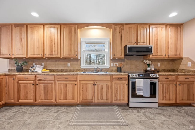 Photo - Beautiful Ranch In the Heart of Boonsboro Close to Shopping and Resturants