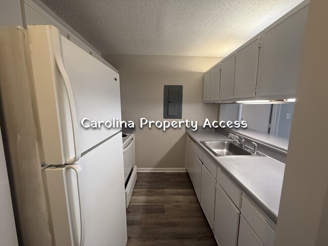 Photo - 1401 Collegiate Cir