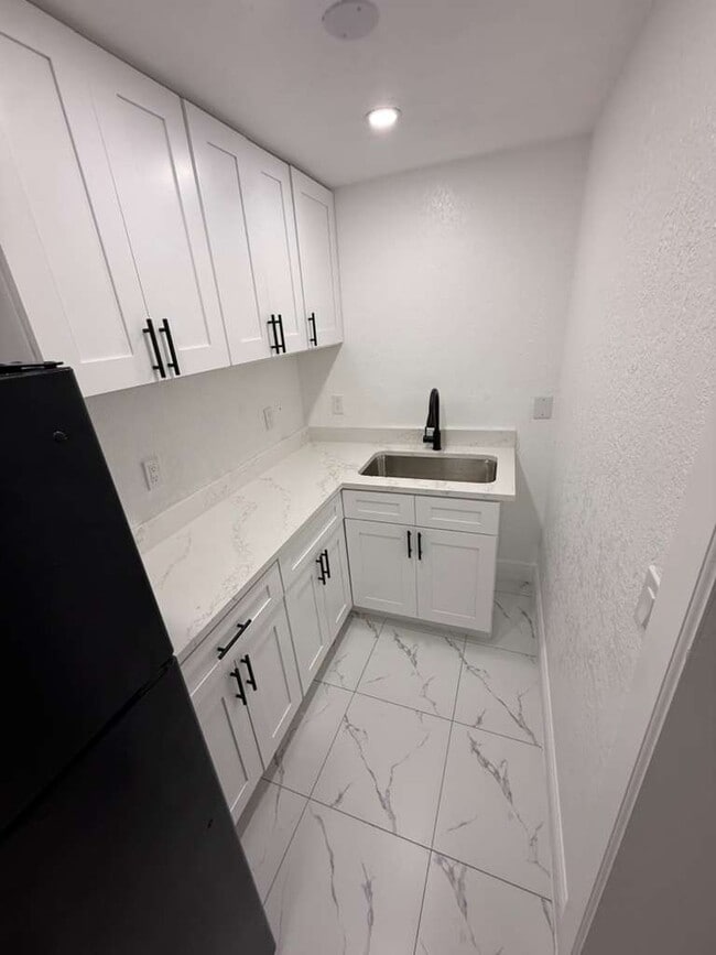 Photo - 6502 W Clifton St