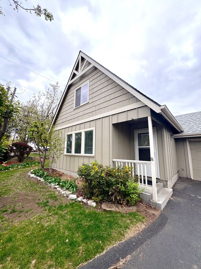 Relaxing Town Home in NW Bend! - Relaxing Town Home in NW Bend!