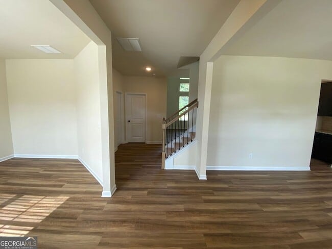 Photo - 5595 Mirror Lake Dr