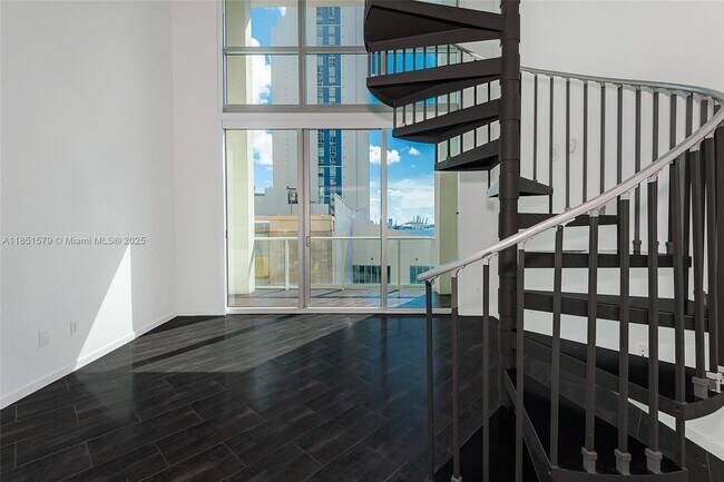 Photo - 300 S Biscayne Blvd Unit Loft 826