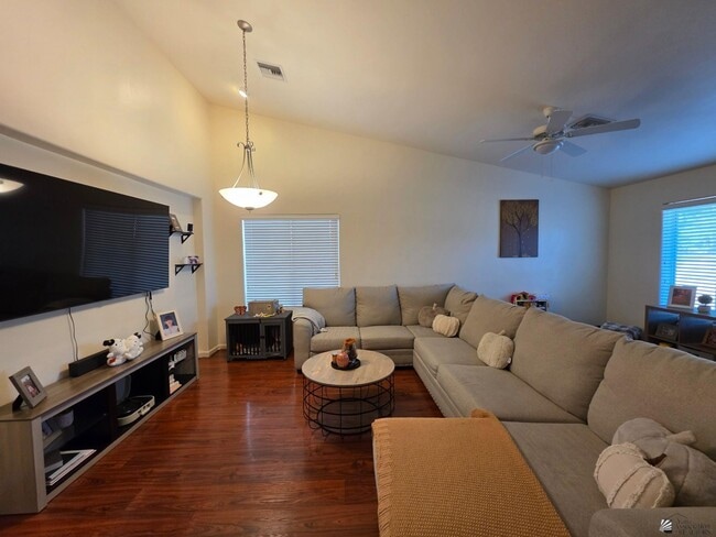 Photo - 4831 W 29th St