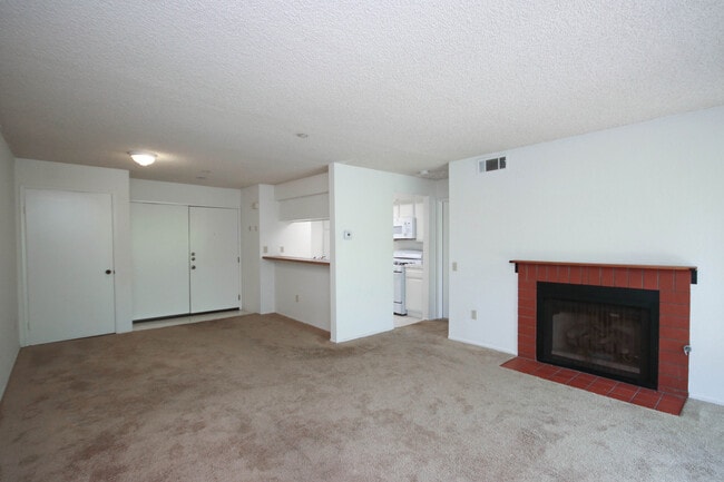 Photo - 355 S Marengo Ave Unidad 304