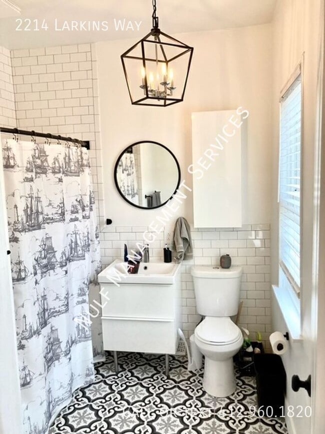Photo - 2214 Larkins Wy
