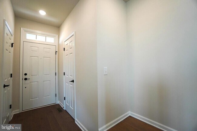 Photo - 612 America Dr