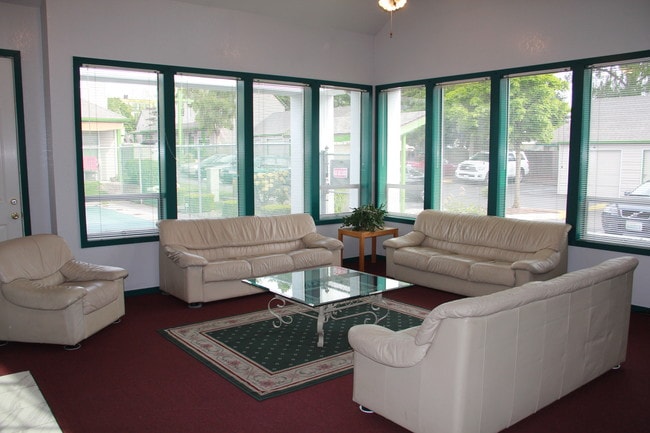 Photo - Emerald Court