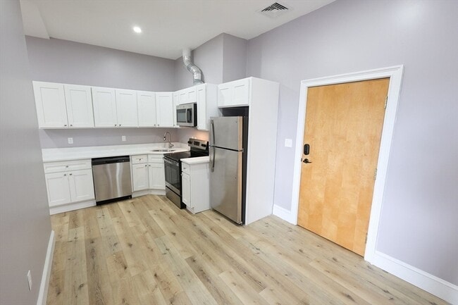 Building Photo - 66 Main St Unit 3A Rental