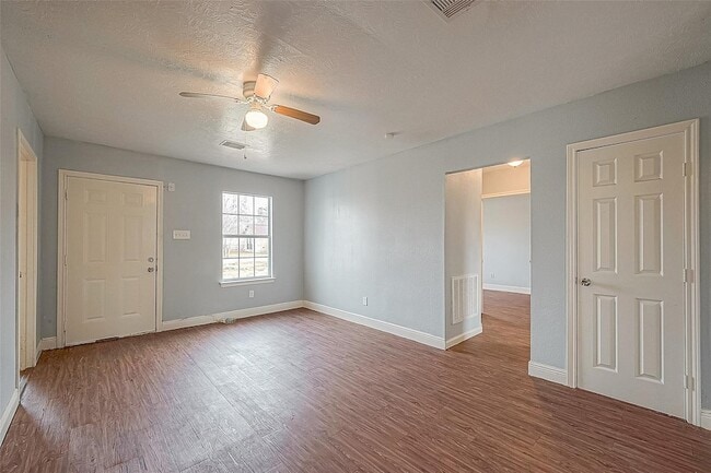 4006 Sunflower St