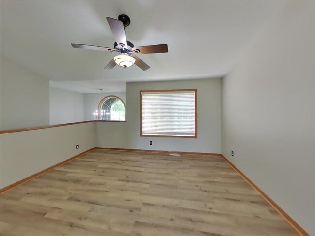 Photo - 6393 Wildwood Way