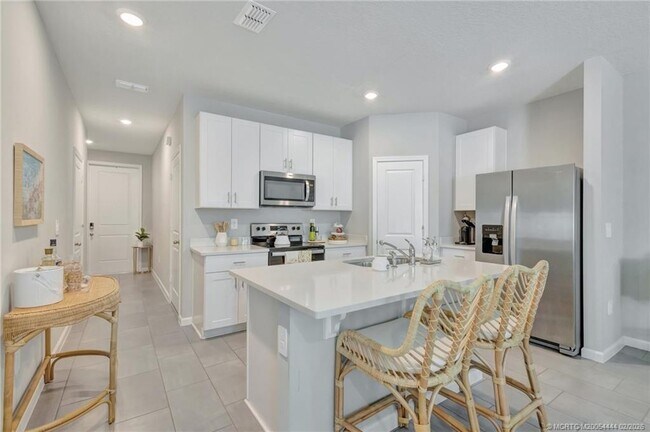 Photo - 396 SE Sea Hunt Wy