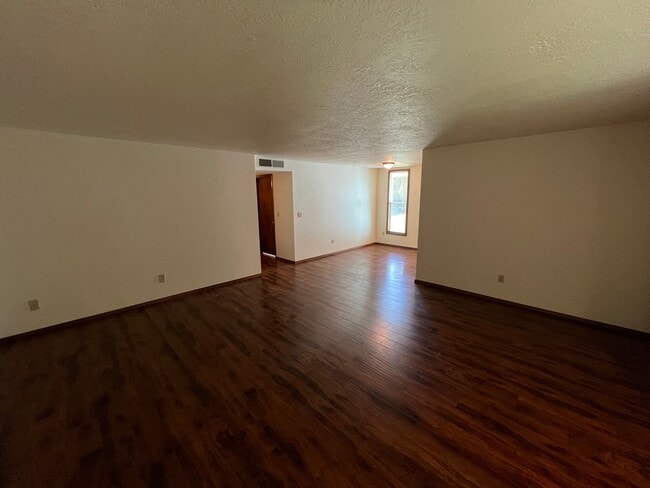 Photo - Well Maintained Three Bedroom Home in South Salem with Fenced Backyard