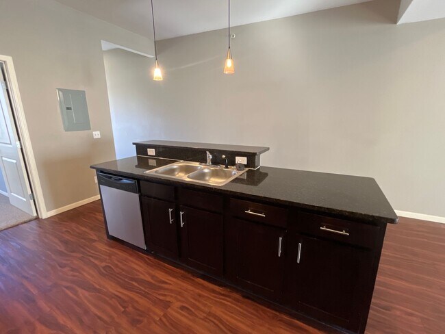 Photo - 2 BEDROOM, 2 BATH GREAT LOCATION Unit Walnut D202