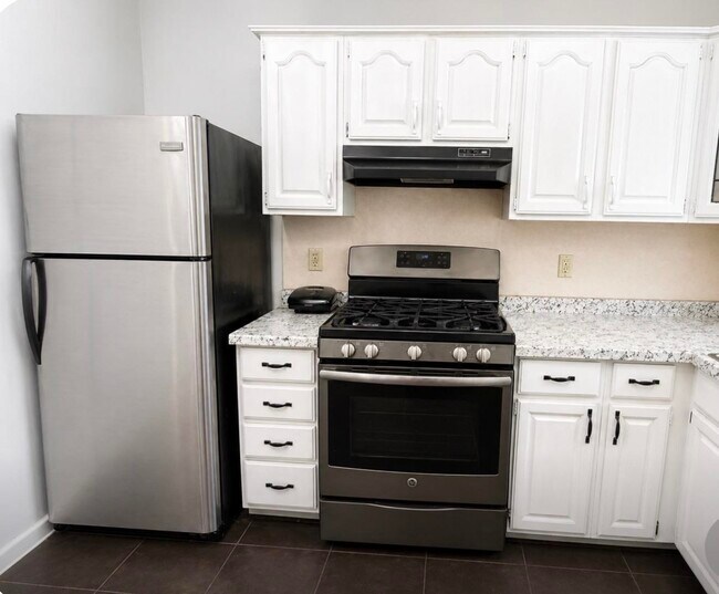 Photo - 146 W 27th St Unit 1