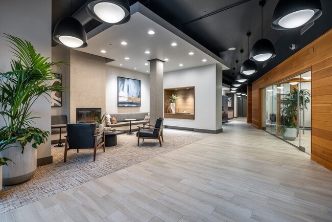 Photo - Bella On Broadway