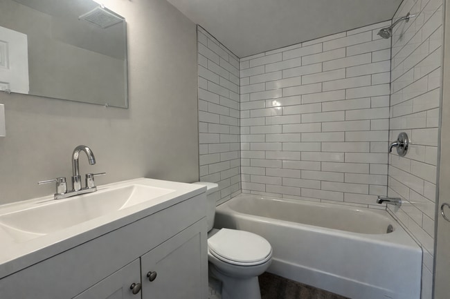 Photo - Freshley Renovated 1 Bed 1 Bath Apartment! Unité 18