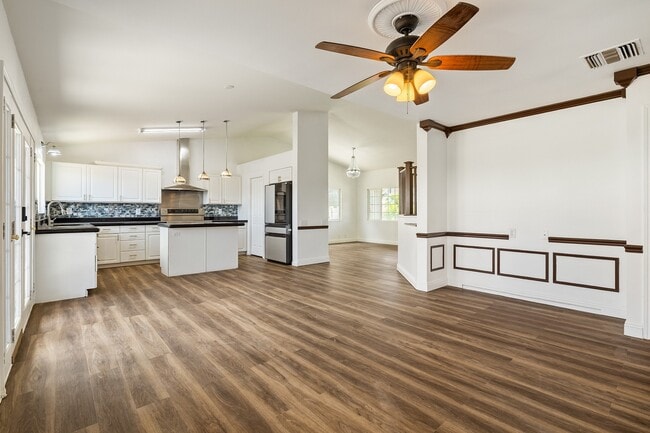 Building Photo - 4 bedroom, 3 bathroom single family house.