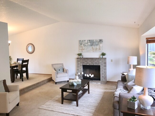 Photo - Lynnwood Home (Reduced rent until May 30th)