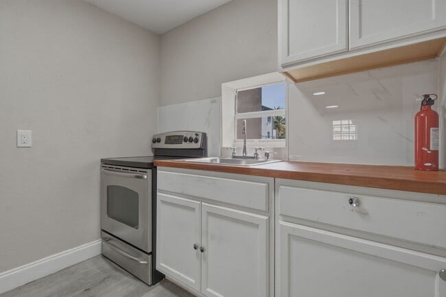Building Photo - 2911 NW 132nd Terrace Unit 3