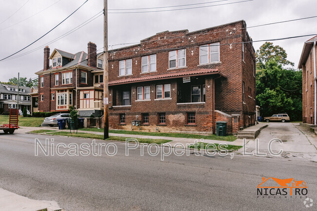 Building Photo - 2070 Indianola Ave Rental