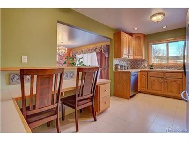 10711 Blue Jay Ln