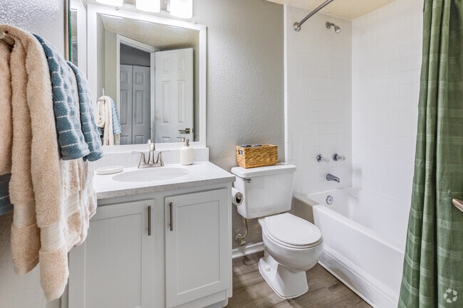 2BR, 2BA - 988SF - Second Bathroom