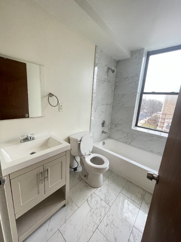 Photo - 611 Clinton Ave Unidad 4C