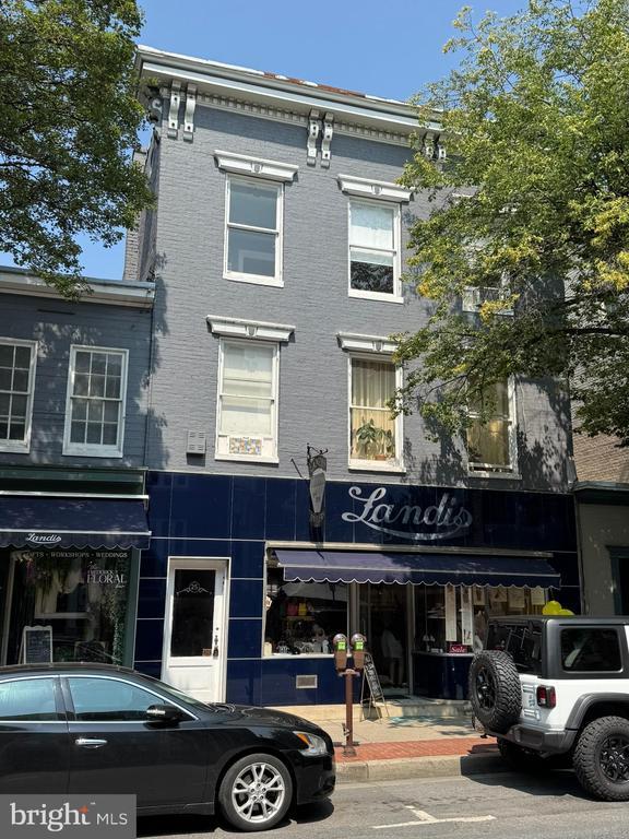 Photo - 25 S Market St Unit APT 3