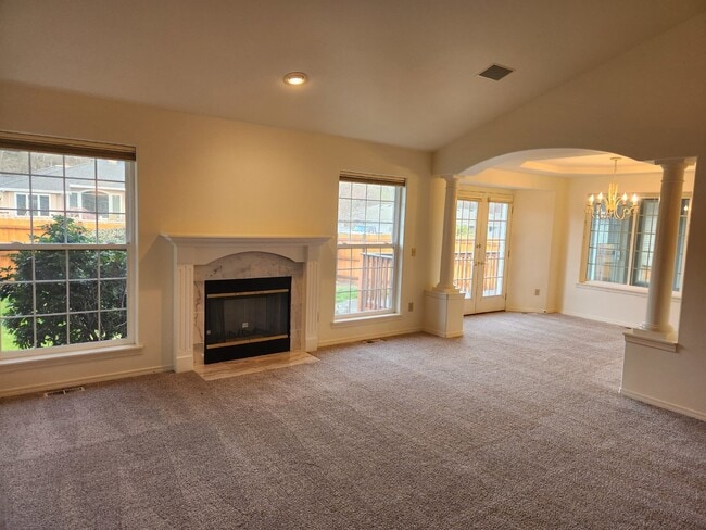 Photo - 3 bed 2 bath, close to Carrie Blake Park a...