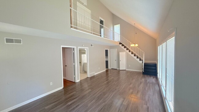 Photo - 3136 Sycamore View Rd
