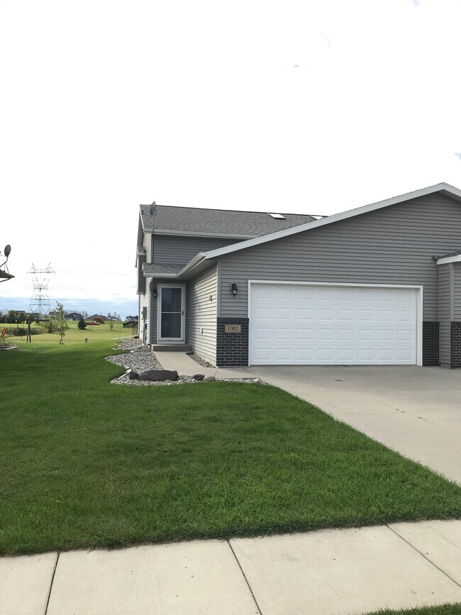 Photo - 1002 Parkway Dr